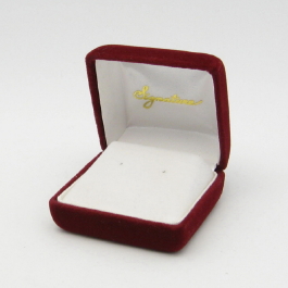 #8E Dior Red Velvet Post Earring Box